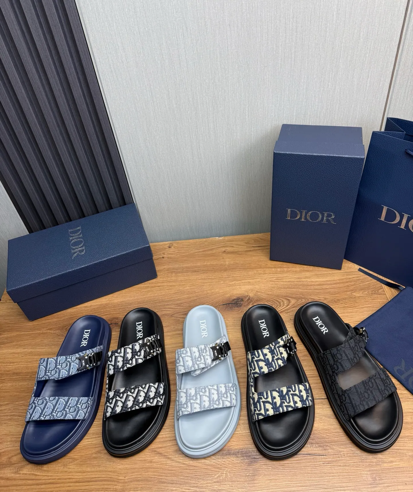 Men's shoes 300💰 Dior. Men's slippers🩴 Official website 1:1 production 38-45 size 45 46 🉑️Customized original material shipped✅